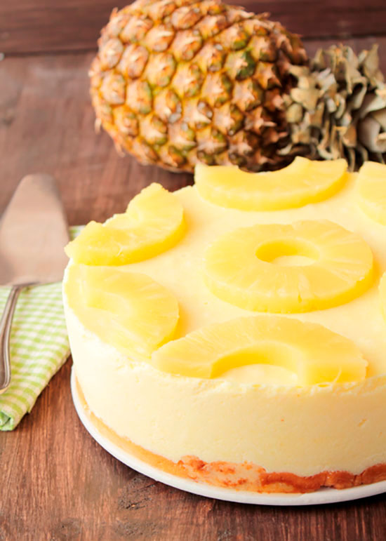Tarta de piña con crema pastelera